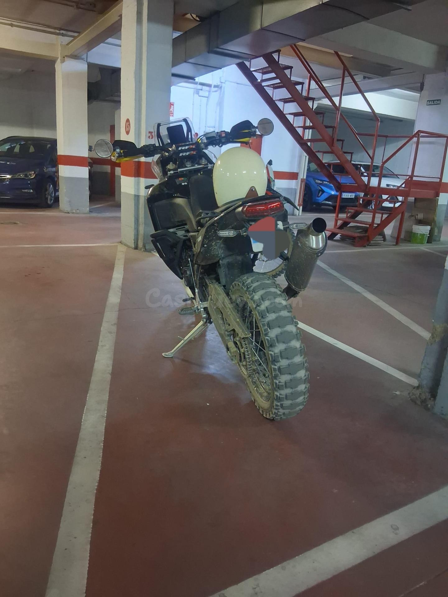 Plazas de moto en venta en Garaje Cervantes - foto 3