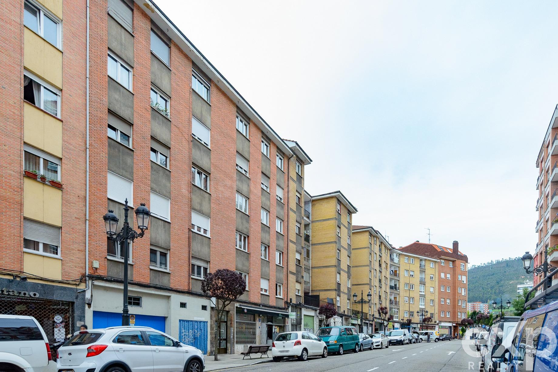 PISO DE 3 habitaciones EN OVIEDO – COCINA INDEPENDIENTE Y EX