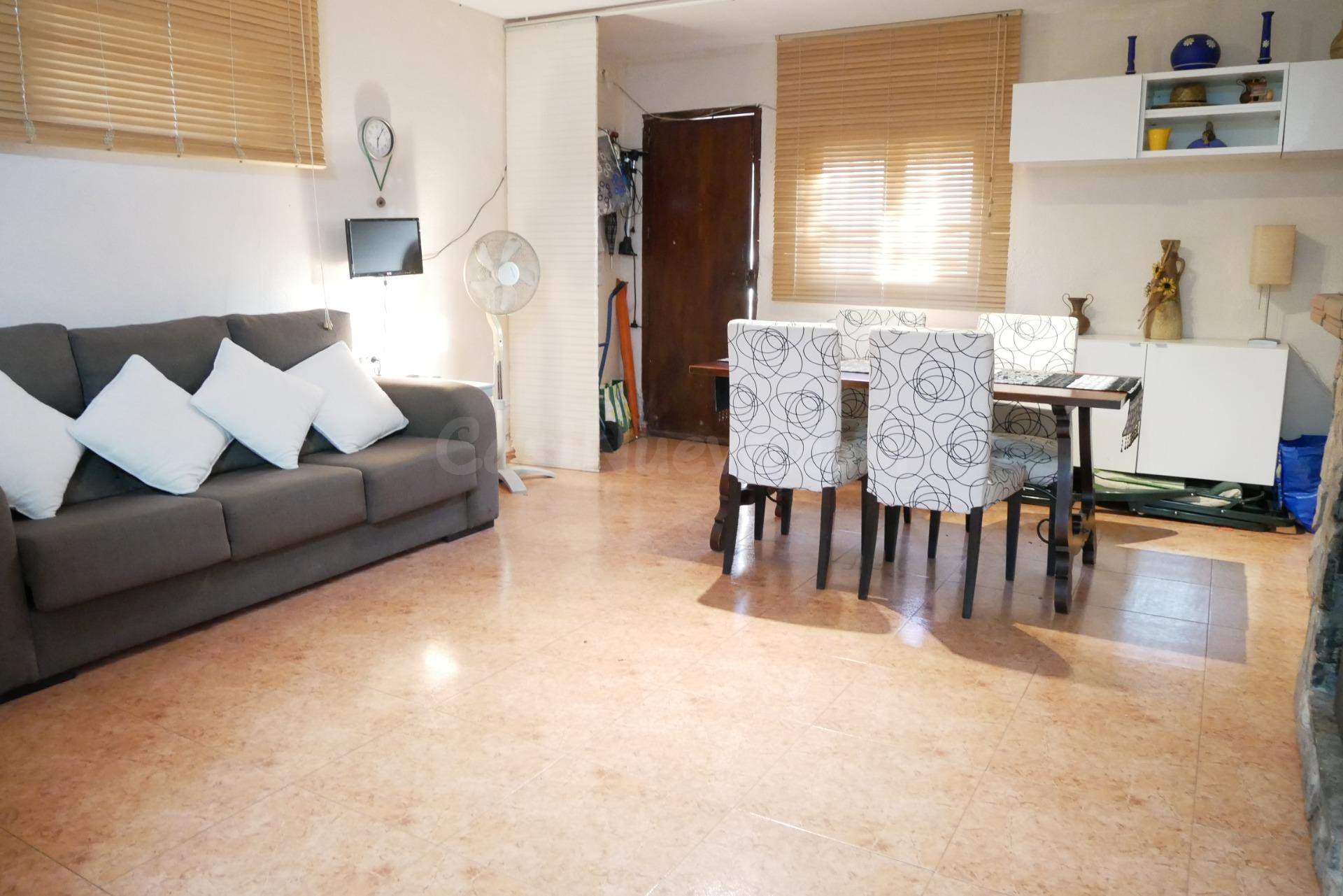 Casa independiente con parcela llana de 620 m2 en Aiguaviva, - foto 2