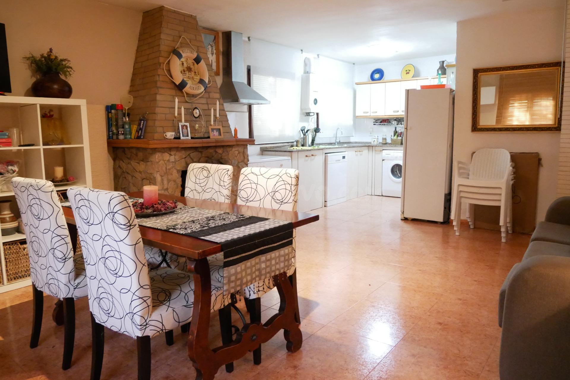 Casa independiente con parcela llana de 620 m2 en Aiguaviva, - foto 3