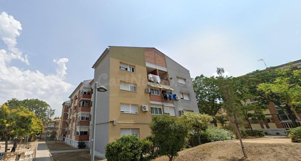 SE VENDE PISO OKUPADO en Camps Blancs Nº 118 de Sant Boi de  - foto 2