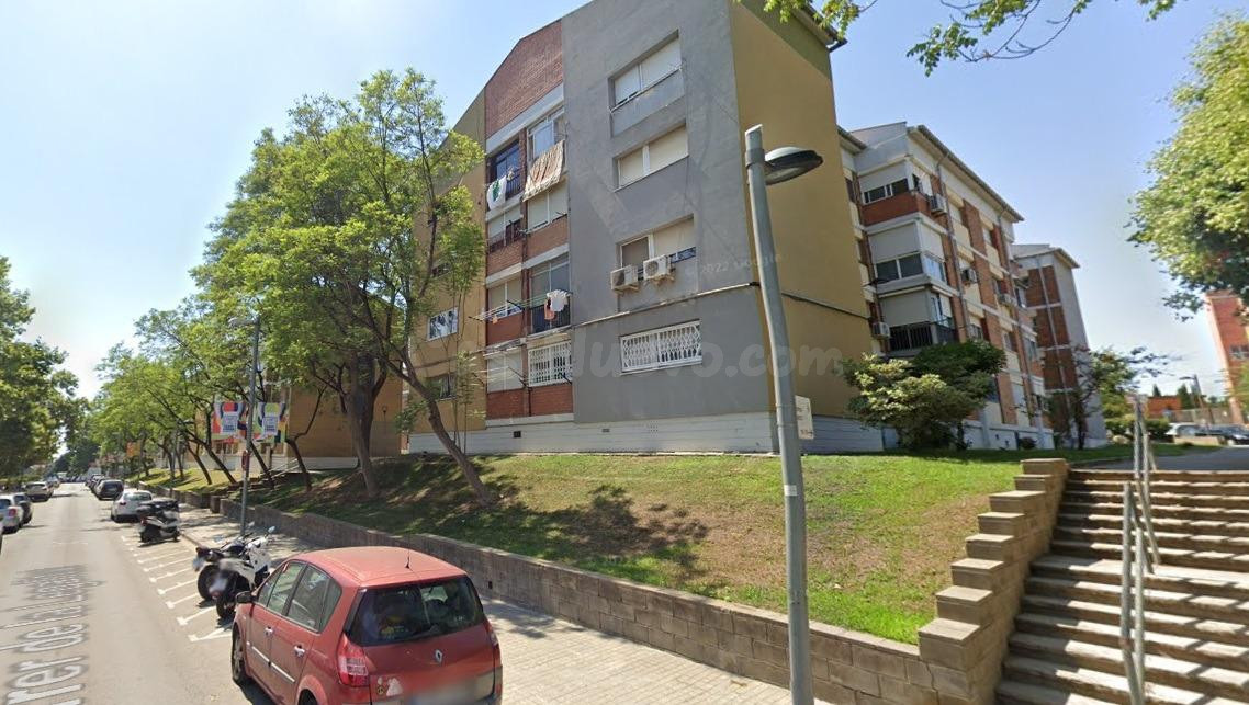 SE VENDE PISO OKUPADO en Camps Blancs Nº 118 de Sant Boi de  - foto 3