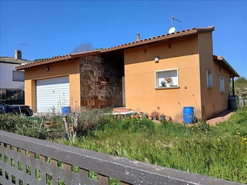 Se vende chalet OKUPADO en Carrer Roure Nº 29 Sils (Girona) - foto 4