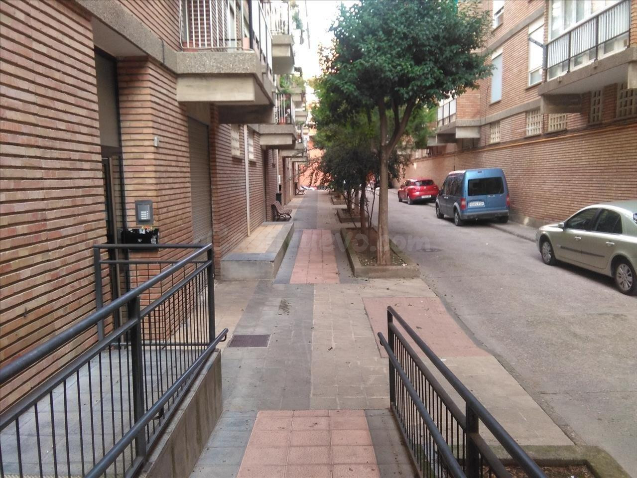 Se vende piso OKUPA en Calle Juan Ramón Jiménez 7 de Barbast - foto 3