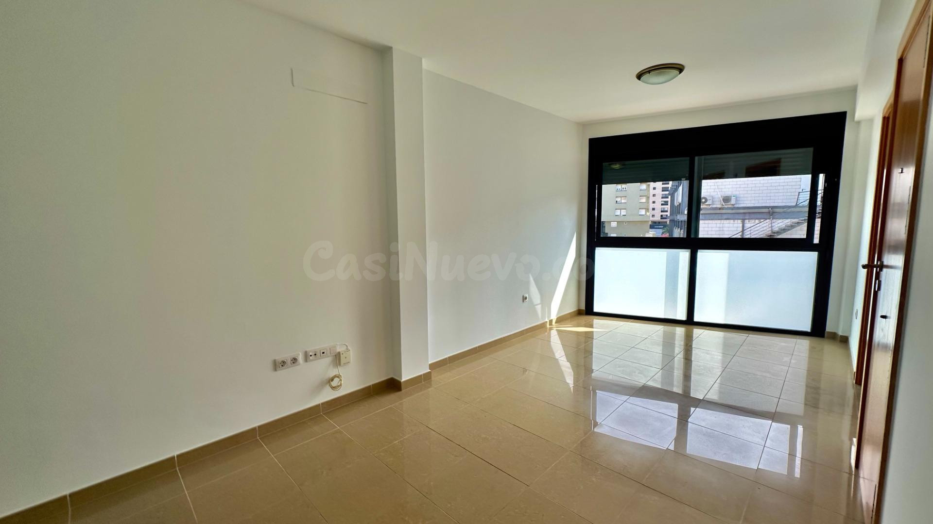 Piso exterior de 3 dormitorios y 2 baños con garaje y traste - foto 2