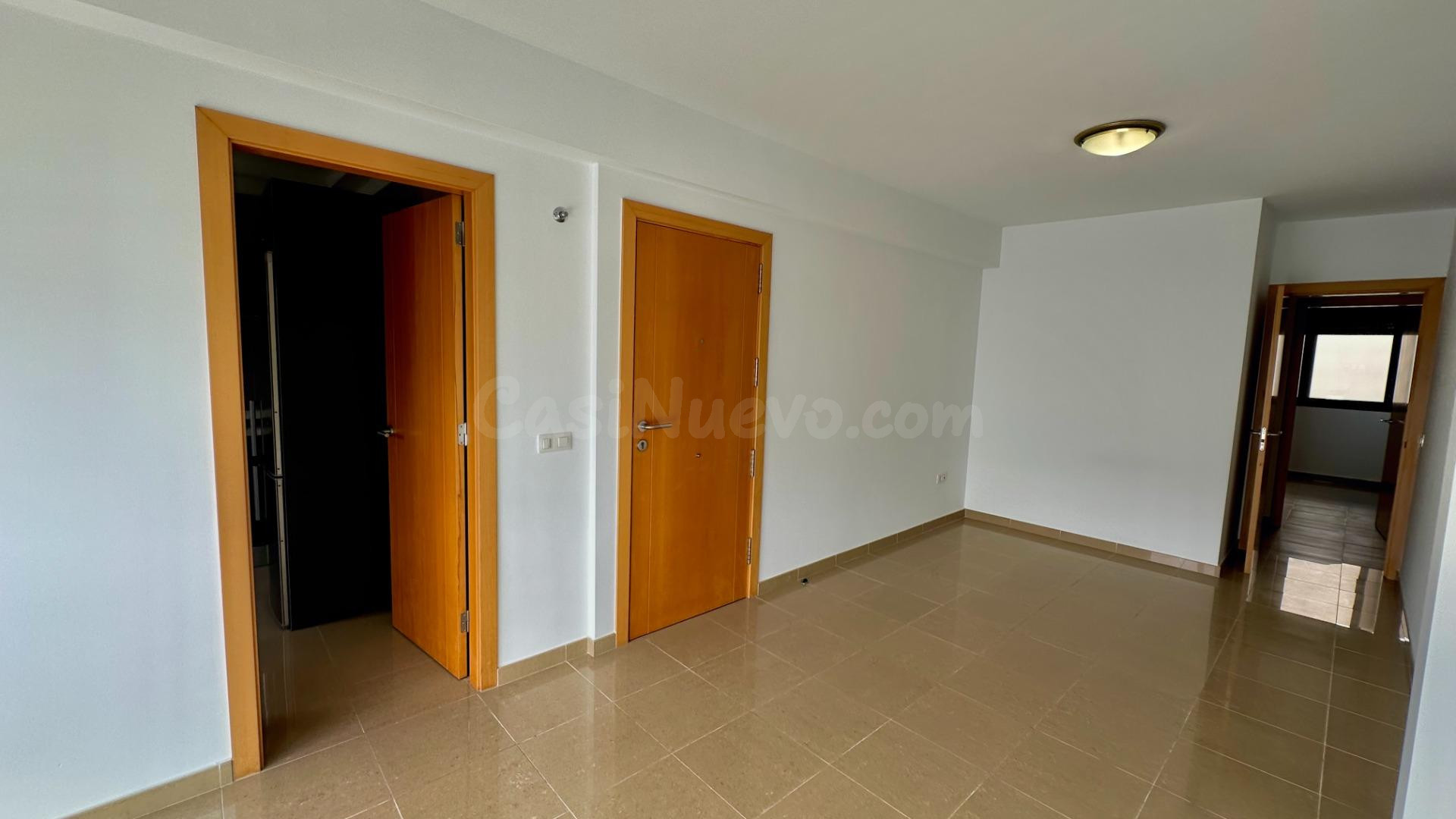 Piso exterior de 3 dormitorios y 2 baños con garaje y traste - foto 5