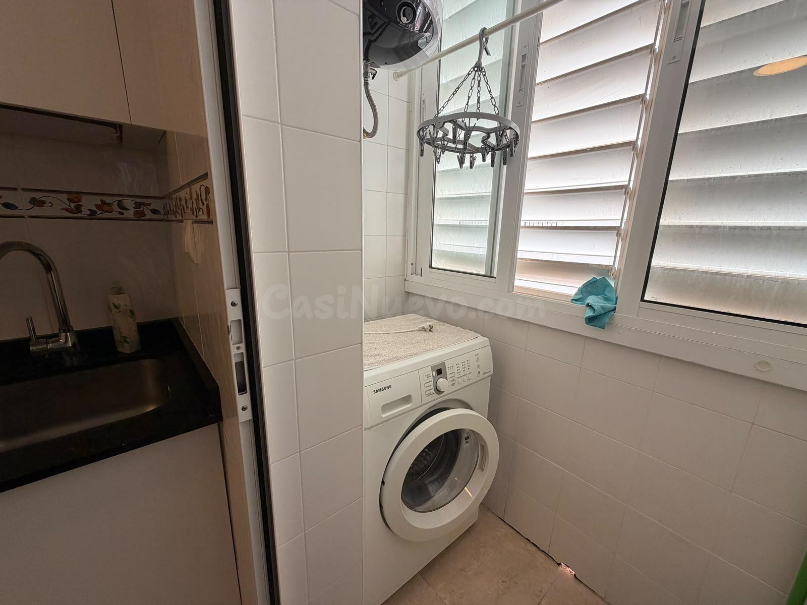 Piso moderno en residencial con solárium y piscina - foto 4