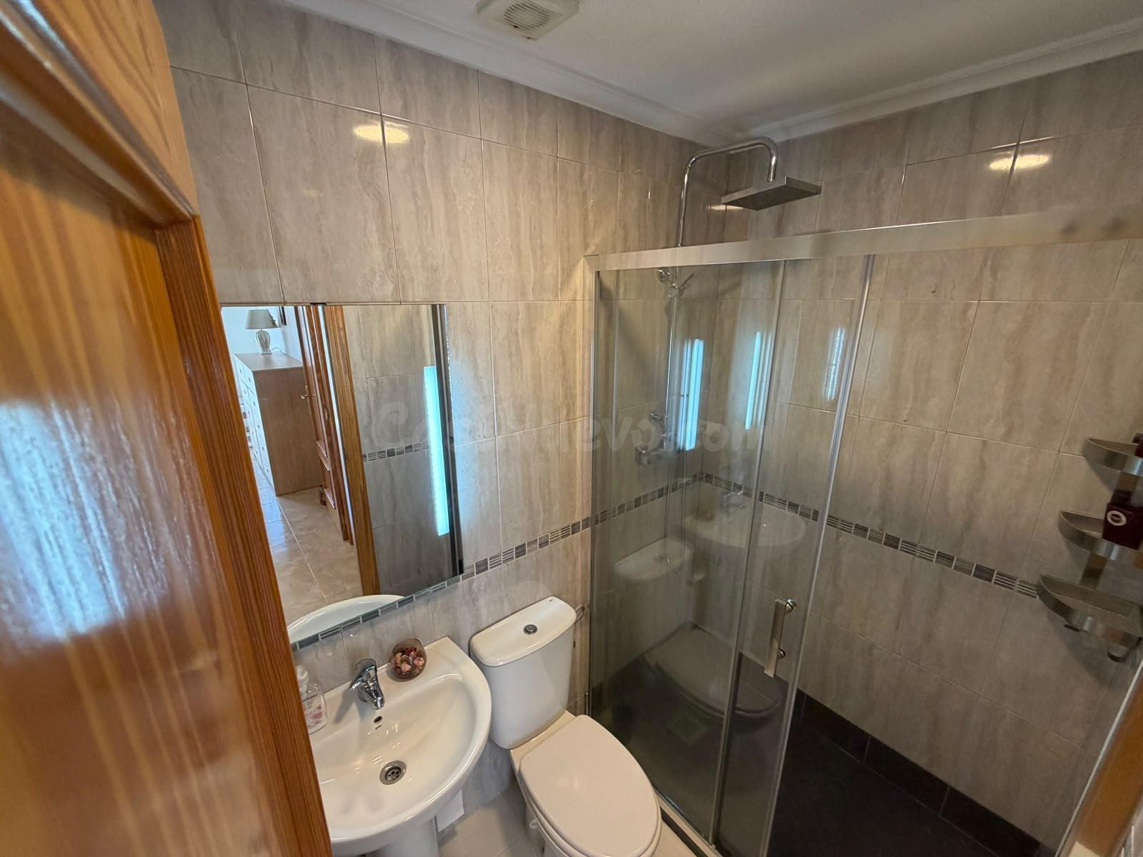 Piso moderno en residencial con solárium y piscina - foto 5