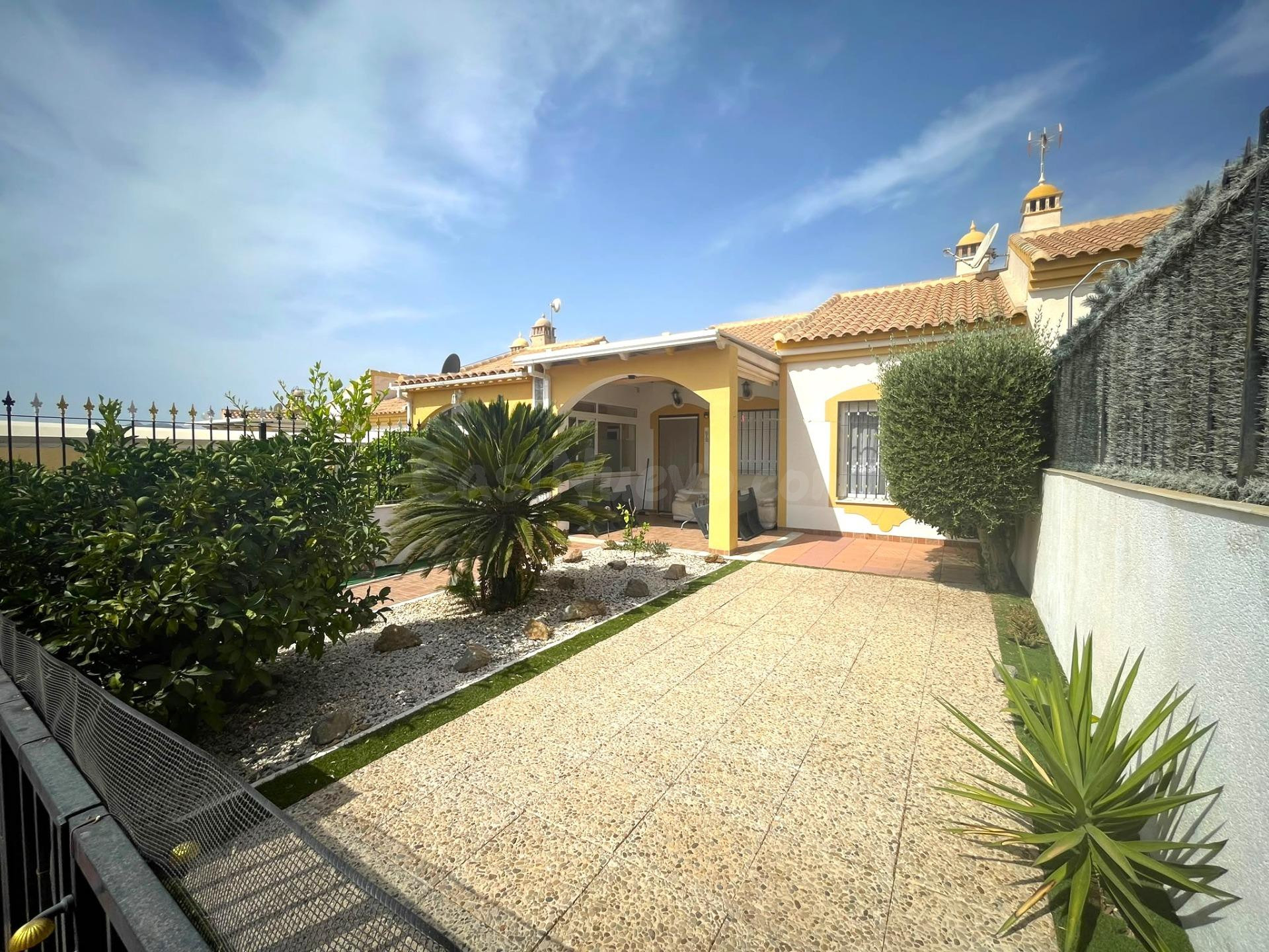 ¡Precioso bungalow en venta en Country Club – Mazarrón! ✨