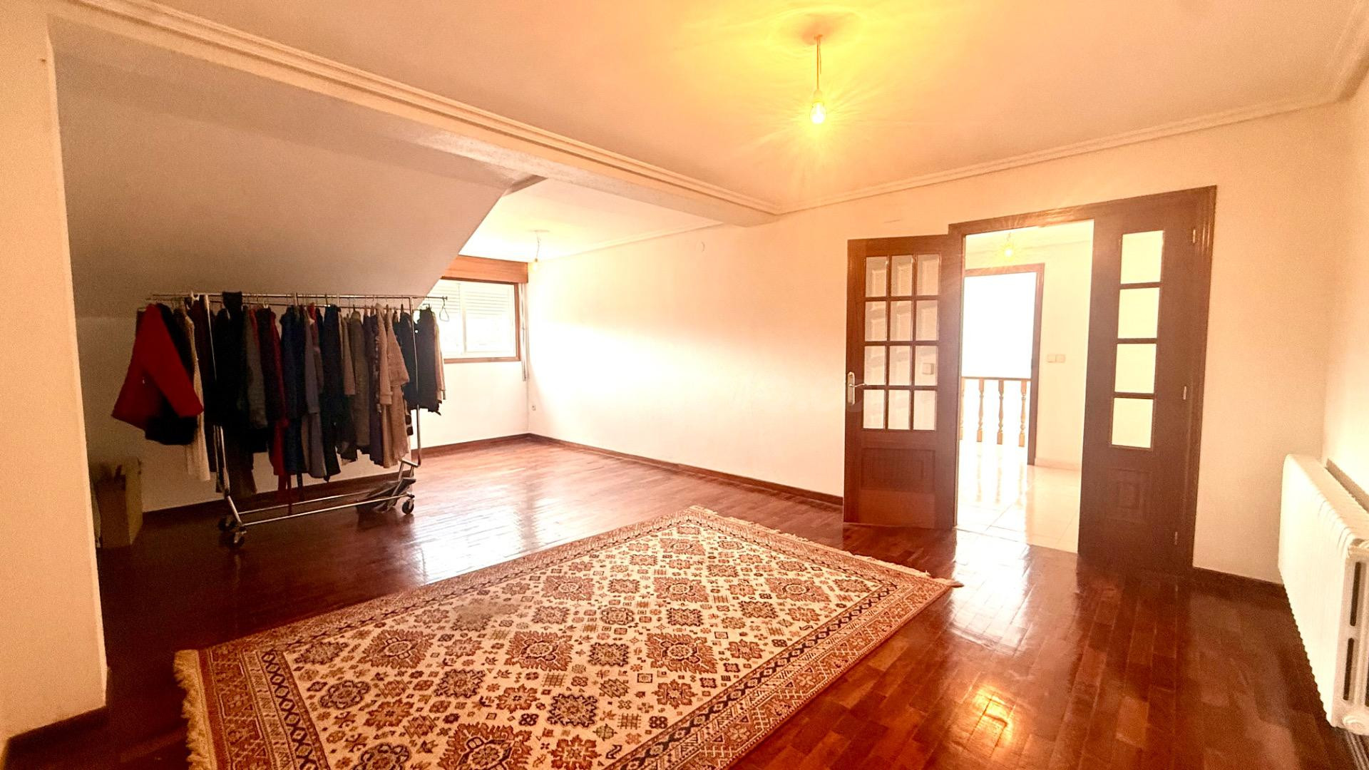 Piso de calidad en venta en el corazón de Maceda con Garaje. - foto 2