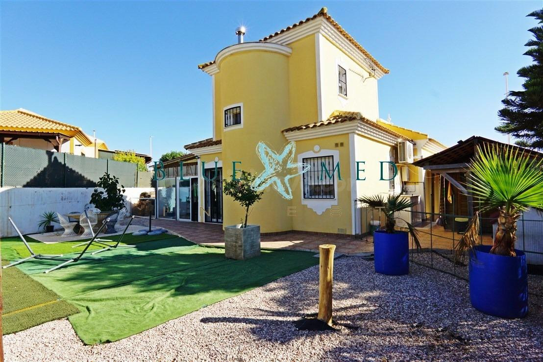 VILLA ANTOJO DE 3 DORMITORIOS CON AMPLIA PARCELA EN MAZARRÓN - foto 3