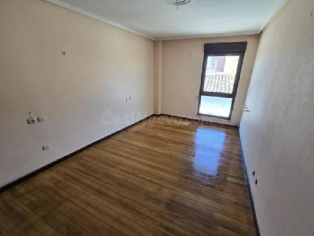 ESTUPENDO PISO EN MANSILLA DE LAS MULAS - foto 2