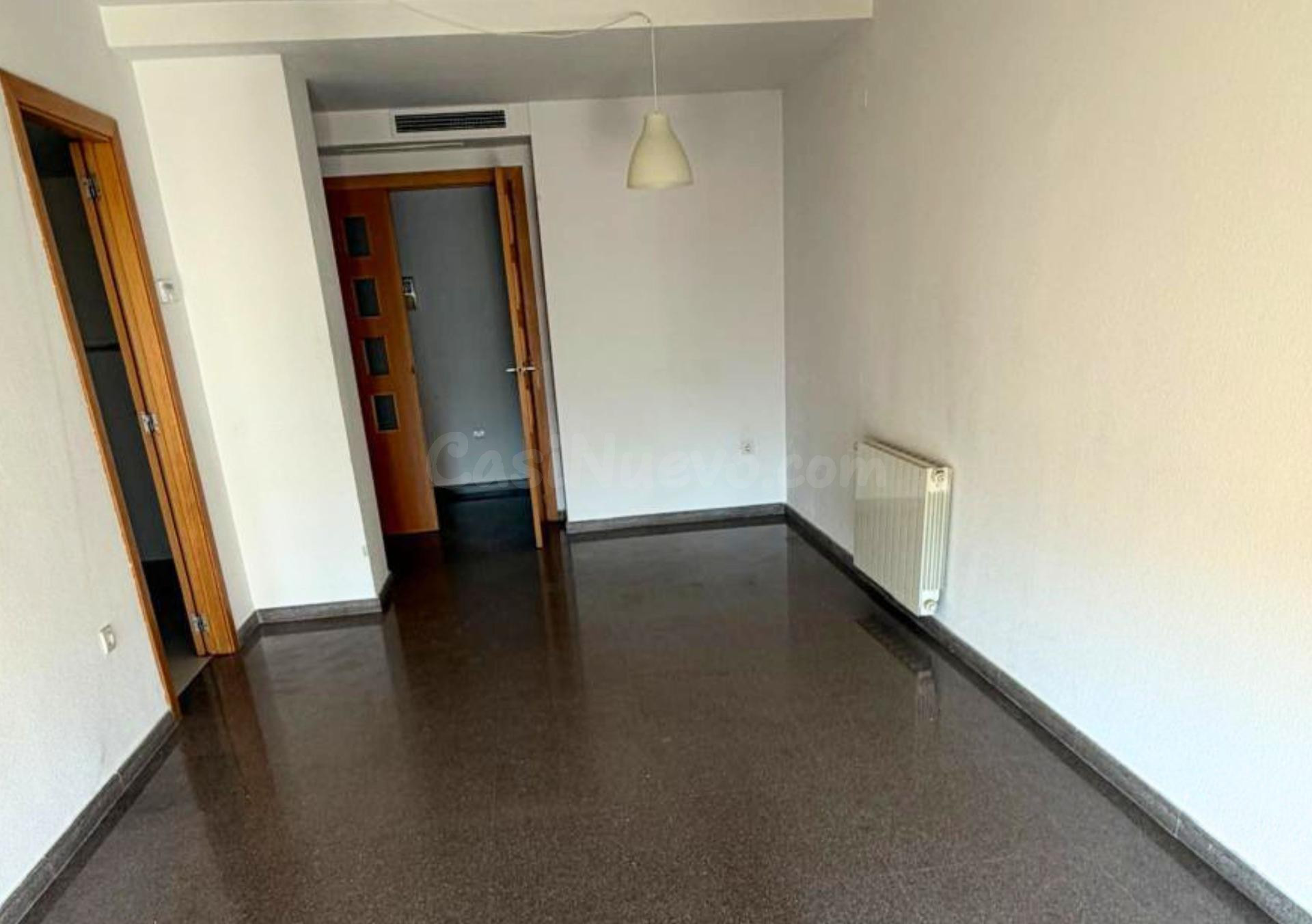 Piso de 3 habitaciones y 2 baños cerca del centro histórico de Valencia - foto 3