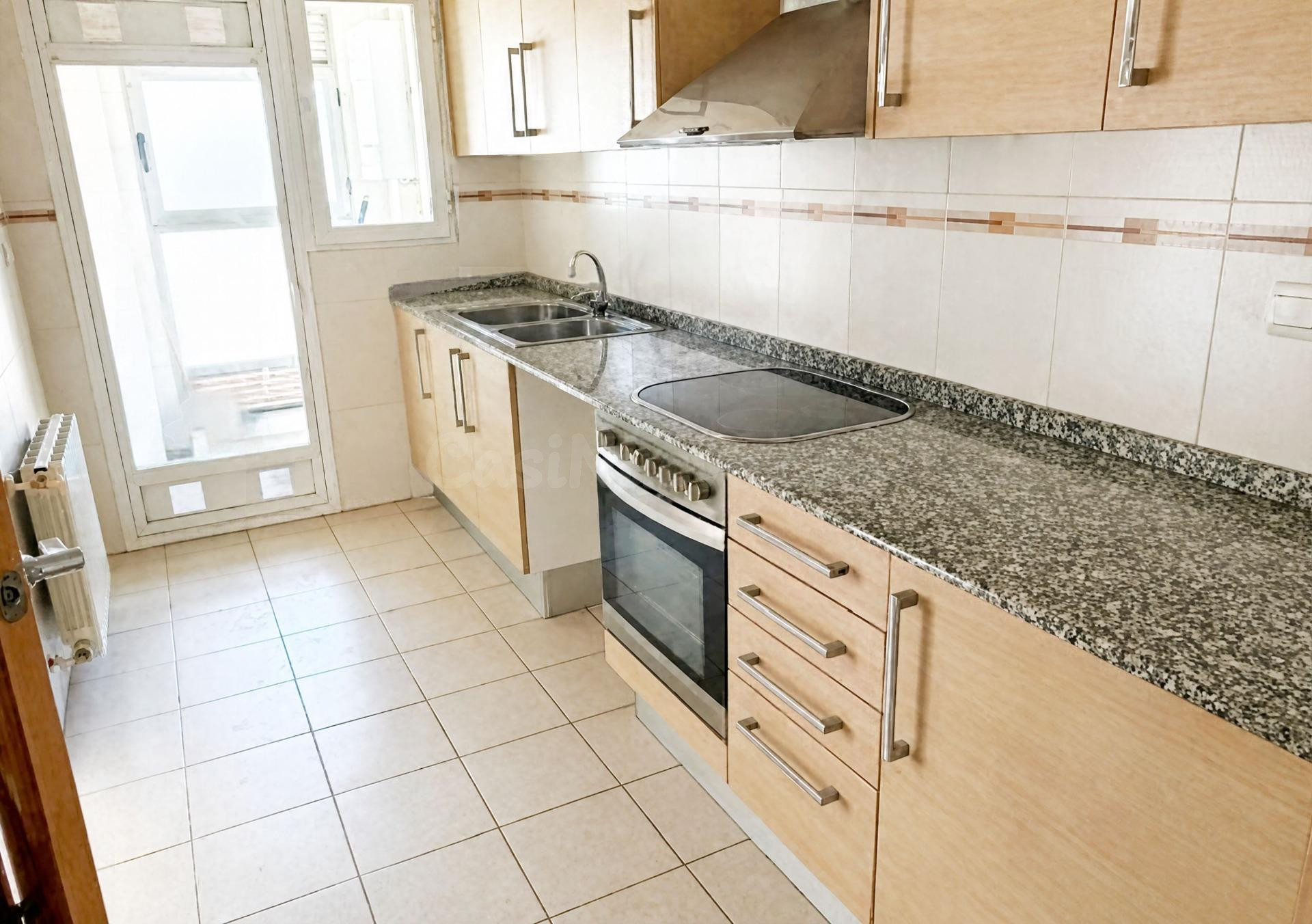 Piso de 3 habitaciones y 2 baños cerca del centro histórico de Valencia - foto 4
