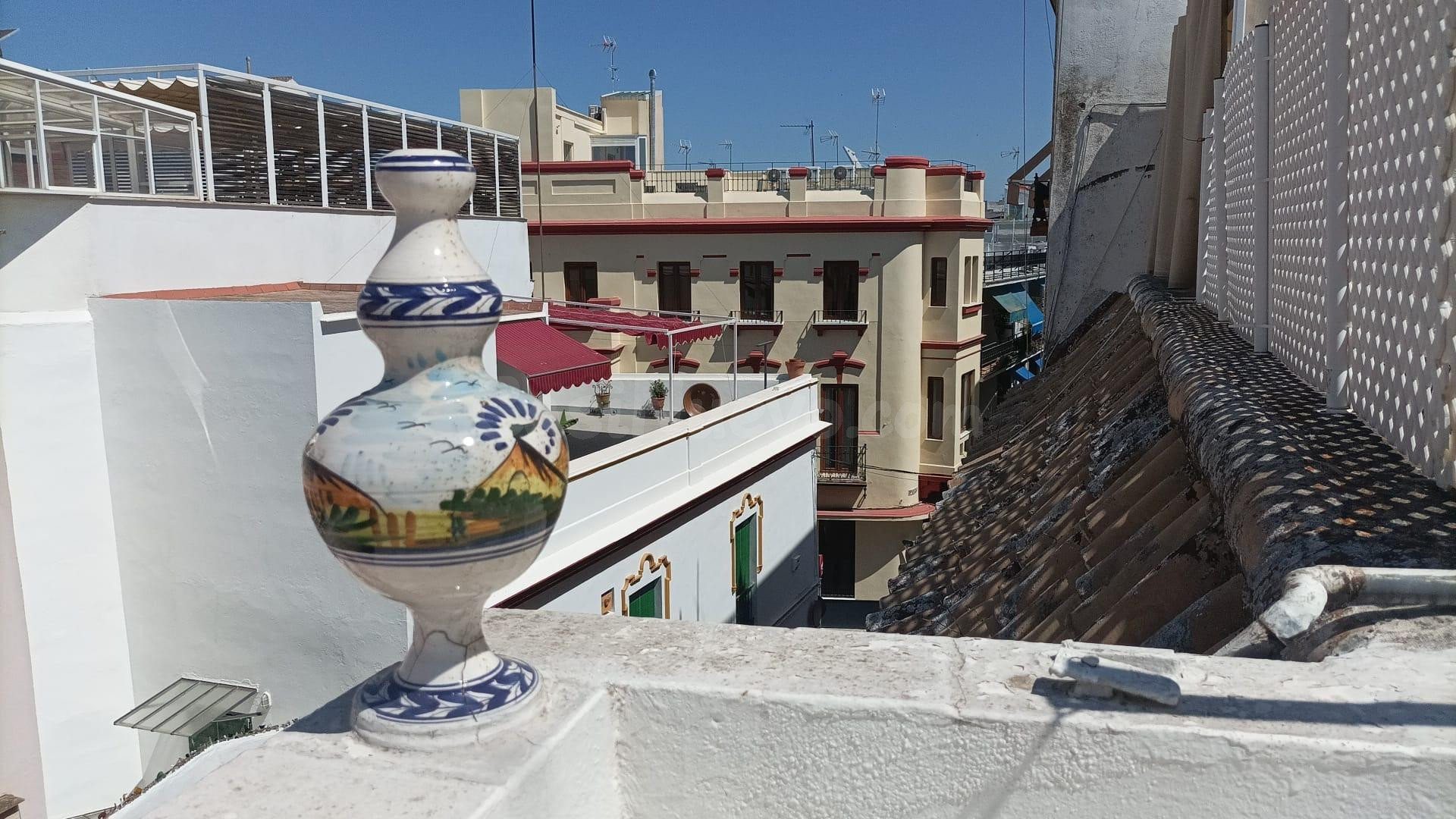 EDIFICIO CLÁSICO EN CASCO HISTÓRICO