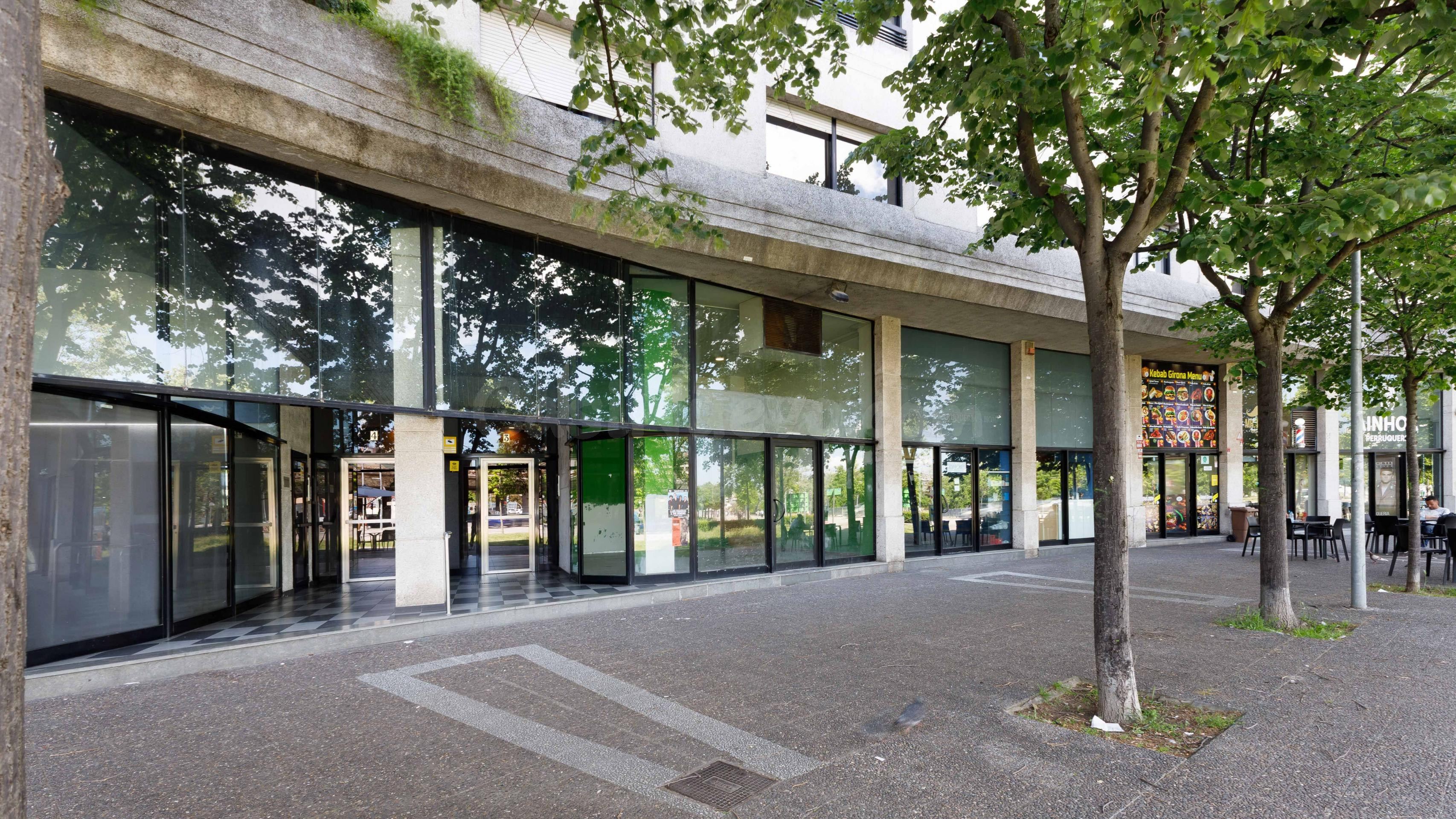 Local comercial 45m² en alquiler - Sant Narcís - Pl. Europa - foto 4