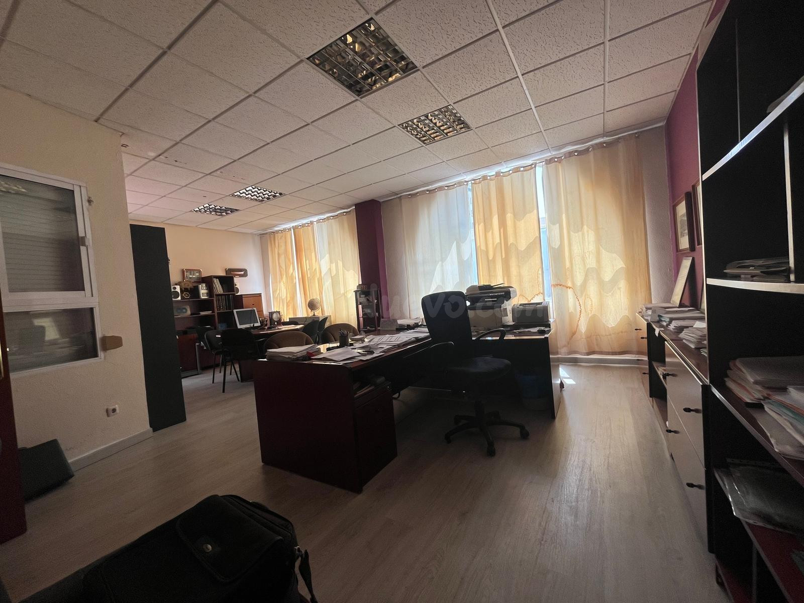 Oficina en venta junto a la Plaza de Abastos de Algeciras - foto 2