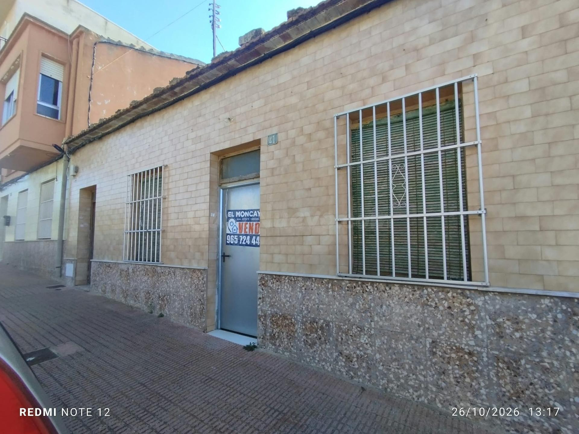 Casa de pueblo con jardin para reformar en Guardamar del Seg