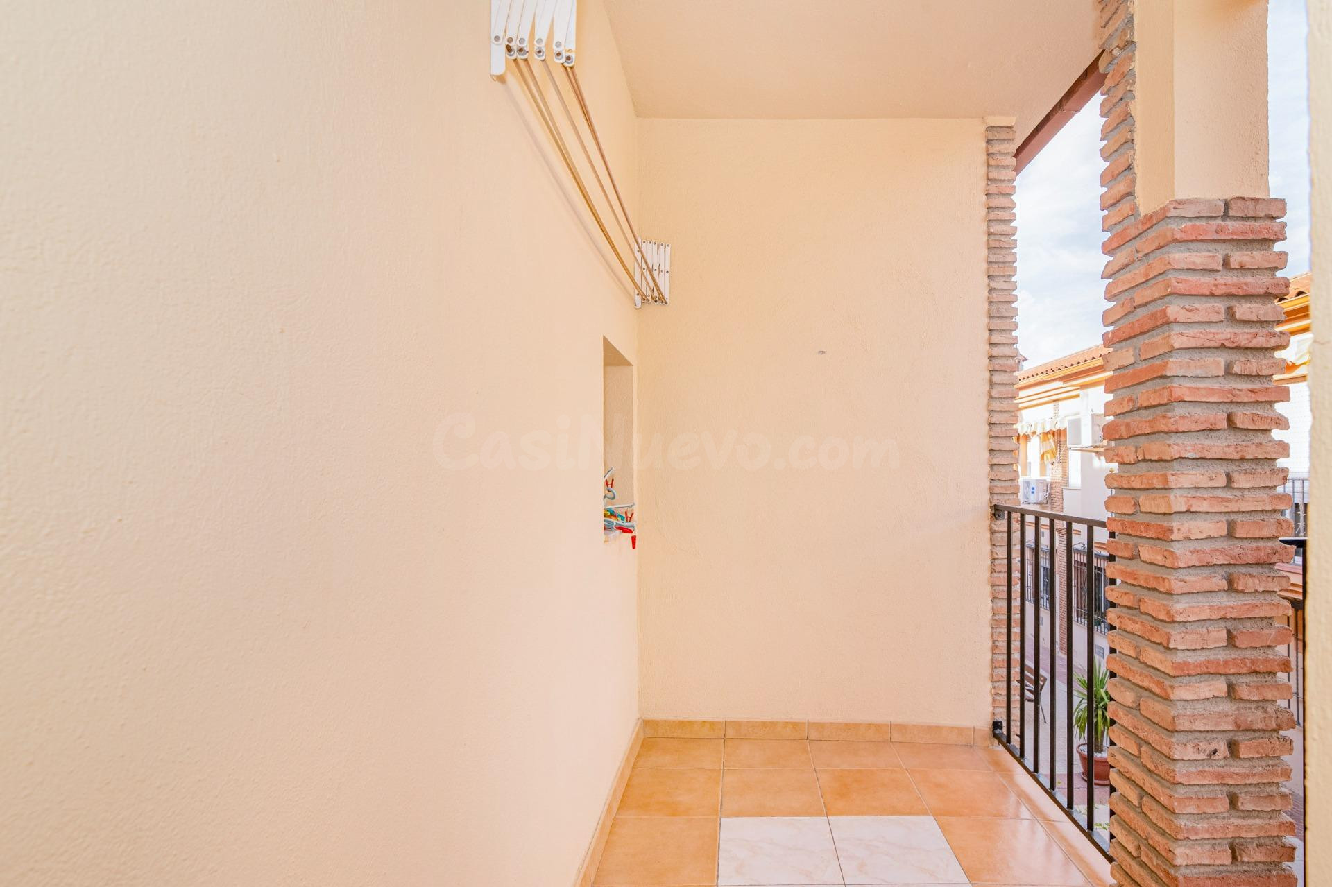 OPORTUNIDAD EN VENTA DE CASA ADOSADA DE 3 DORMITORIOS EN HIJ - foto 4