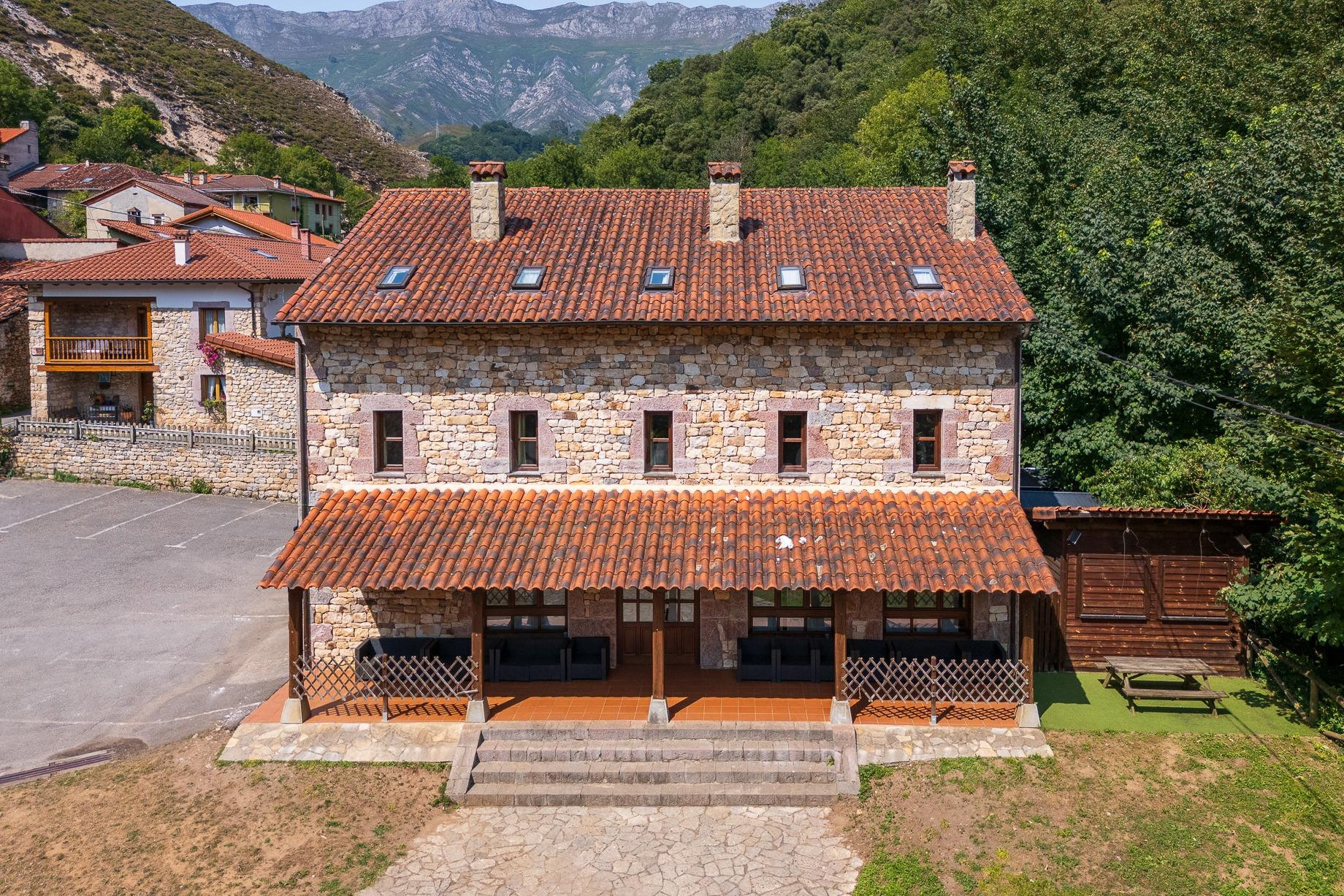 COMPLEJO TURÍSTICO EN VENTA EN CABRALES: 32 habitaciones Y 9 - foto 3