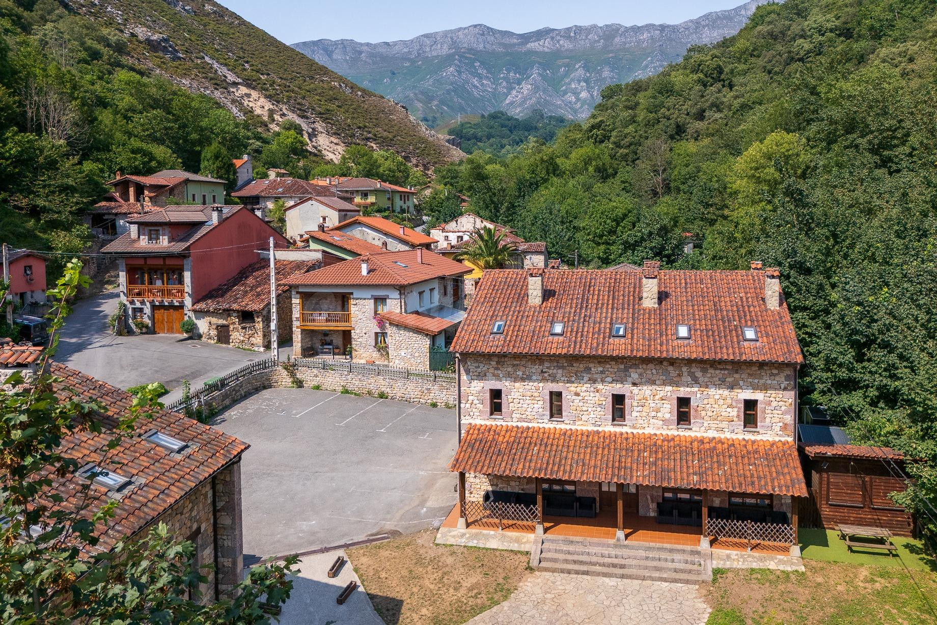 COMPLEJO TURÍSTICO EN VENTA EN CABRALES: 32 habitaciones Y 9 - foto 4