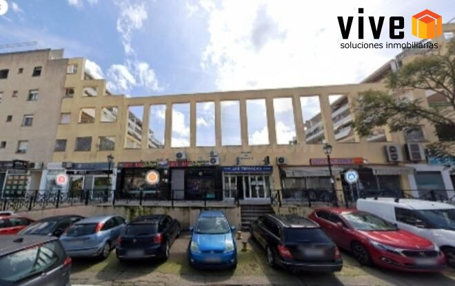 PISO EN AVENIDA DE MAIRENA CON ASCENSOR Y PISCINA COMUNITARI