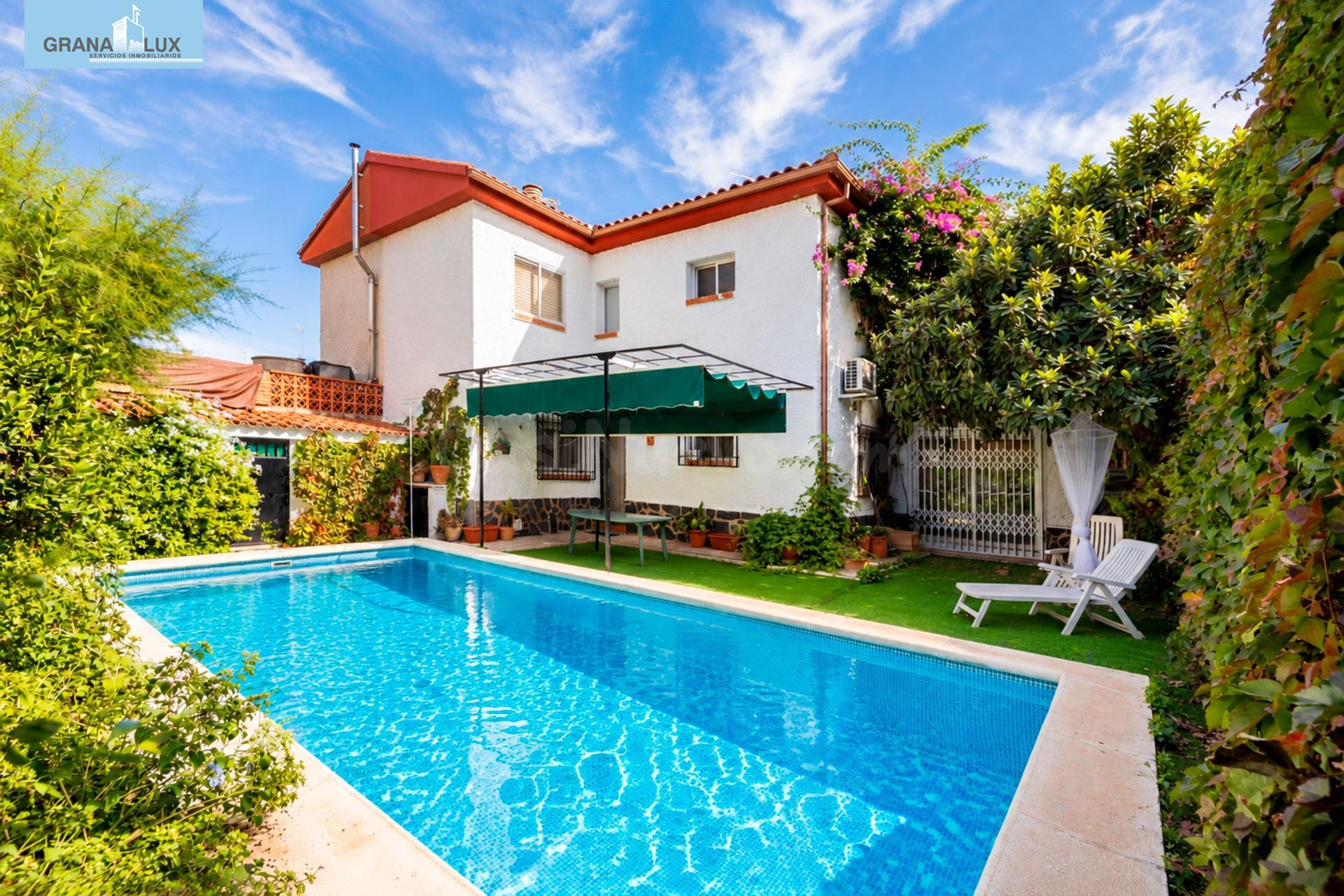 Preciosa casa en Ogíjares con piscina y jardín
