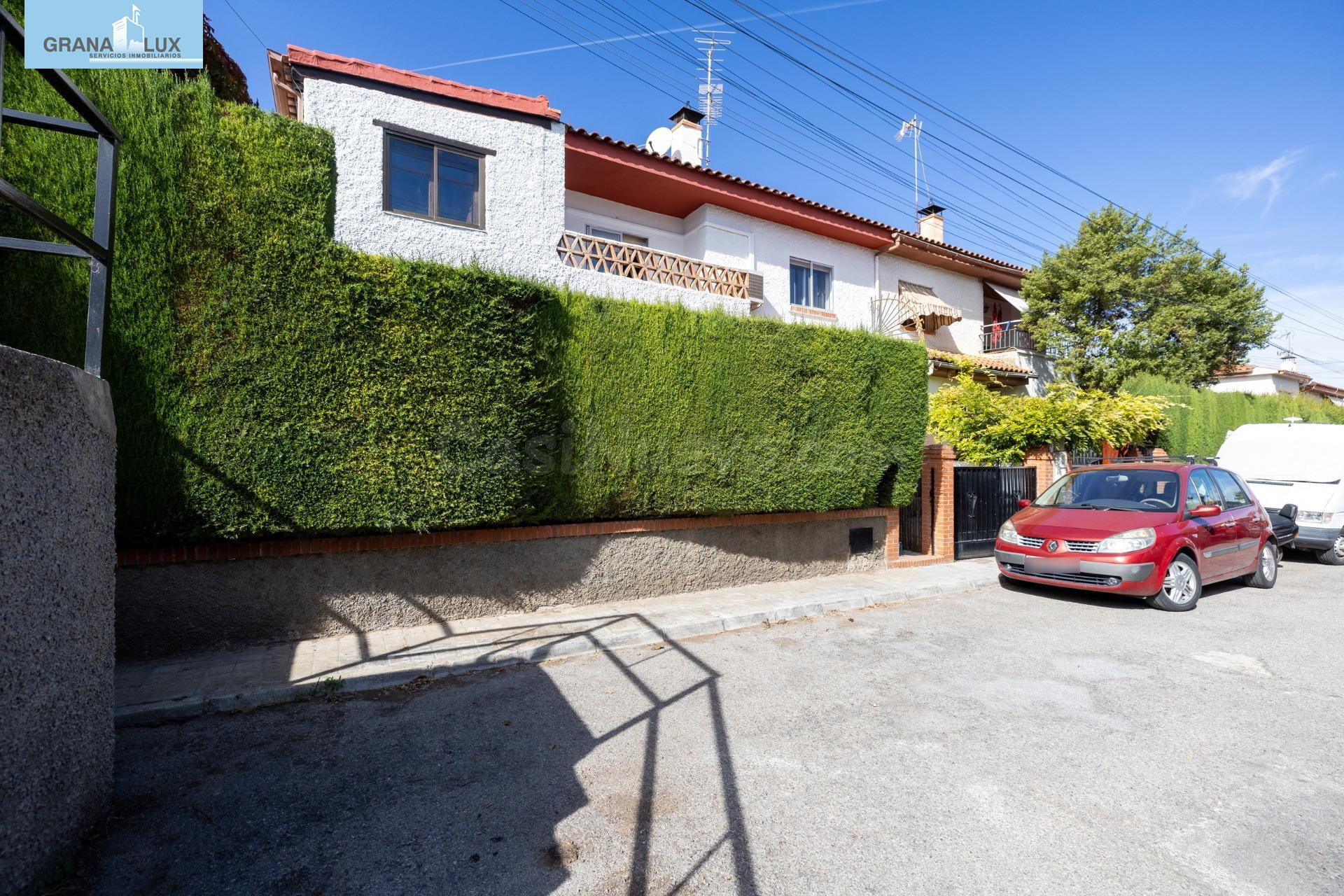 Preciosa casa en Ogíjares con piscina y jardín - foto 2