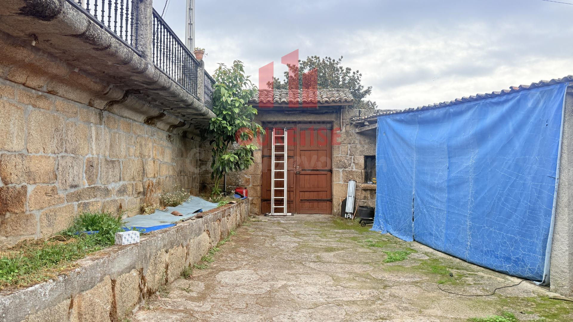 SINGULAR PROPIEDAD DE ARQUITECTURA TRADICIONAL GALLEGA EN O  - foto 5