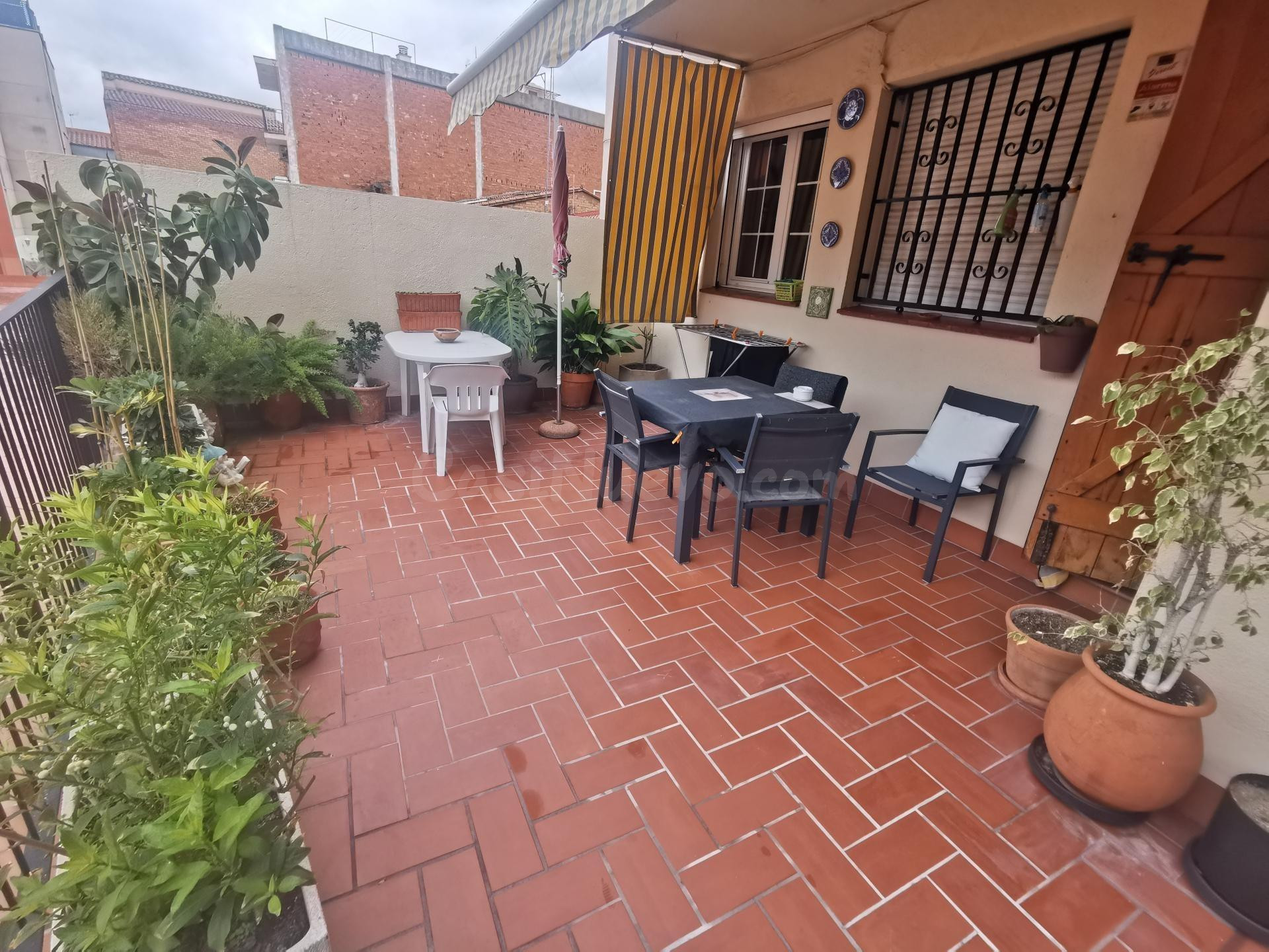 Piso de 3 habitaciones con ascensor en el centro de Cornellà - foto 5