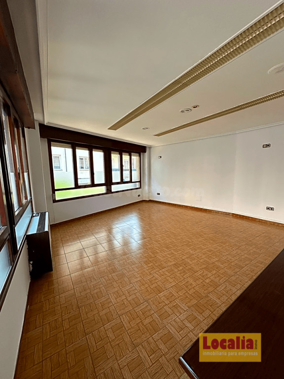Oficinas en el centro de Torrelavega, Cantabria