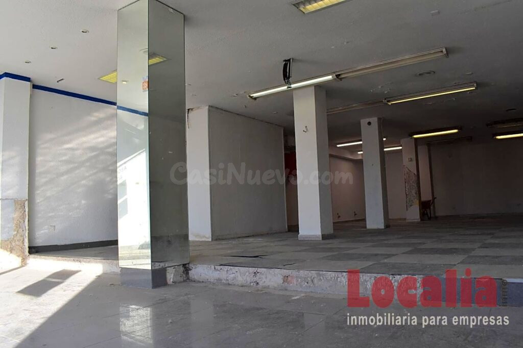 Local comercial junto a Valdecilla, 310m²