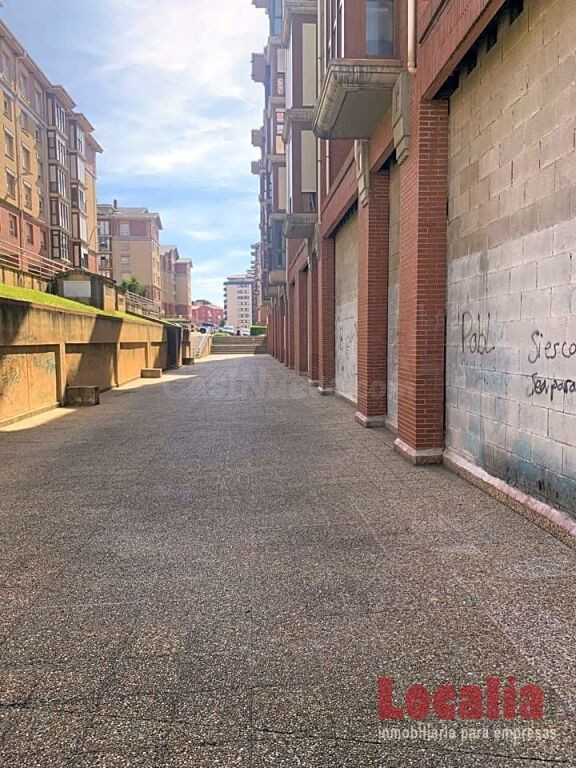 Local diáfano de 600 m² en Santander, Cantabria.