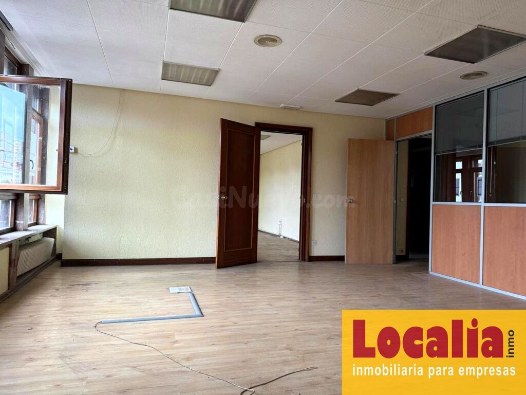 Excepcional local para oficinas en Santander.