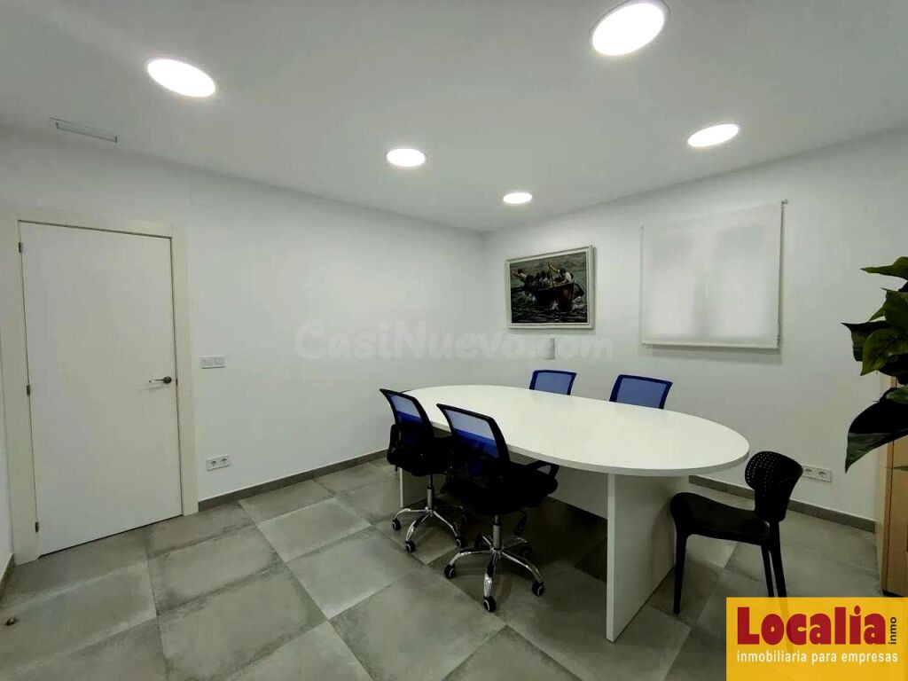 Amplia nave industrial en Camargo, Cantabria