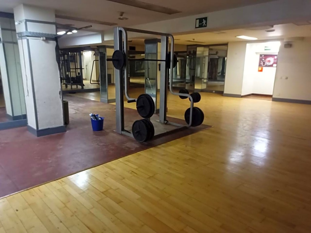 Local de 1600m² junto al centro de Santander