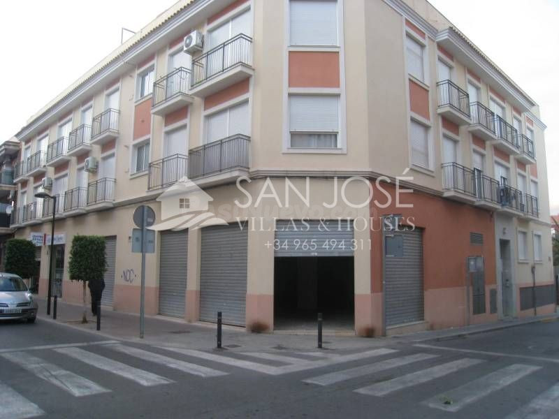 Inmobiliaria San Jose vende o alquila local comercial en Aspe, Alicante, Costa Blanca