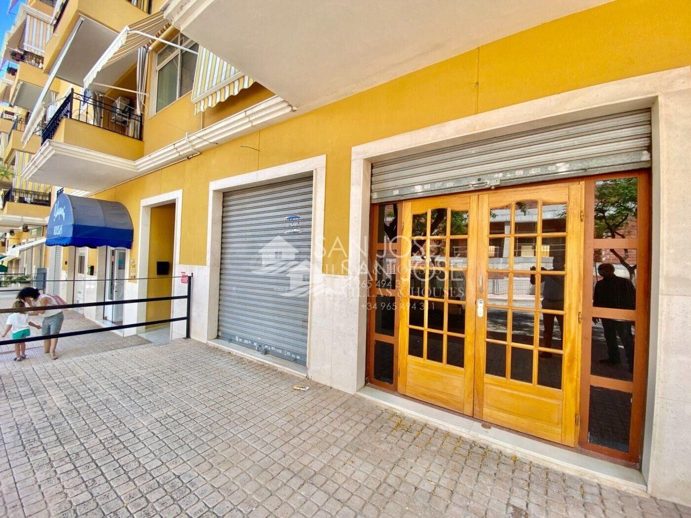 SE VENDE O SE ALQUILA LOCAL COMERCIAL EN LA ZONA DE LA NIA-COCA EN ASPE