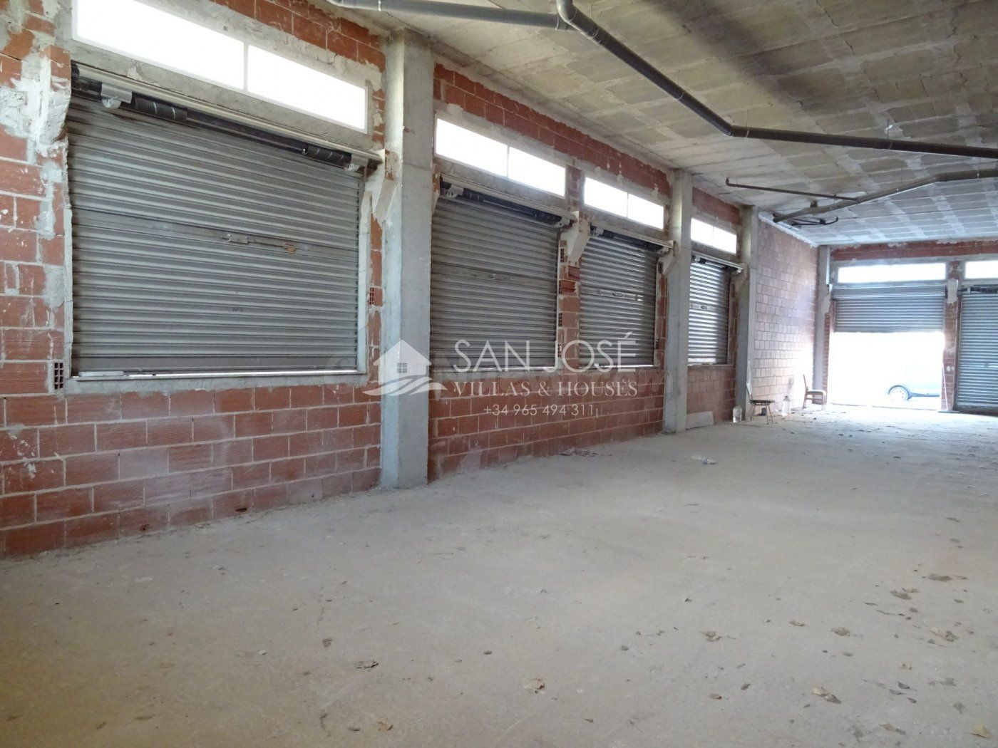 SE VENDE Y ALQUILA LOCAL COMERCIAL PARA REFORMAR CON LAS CON - foto 3