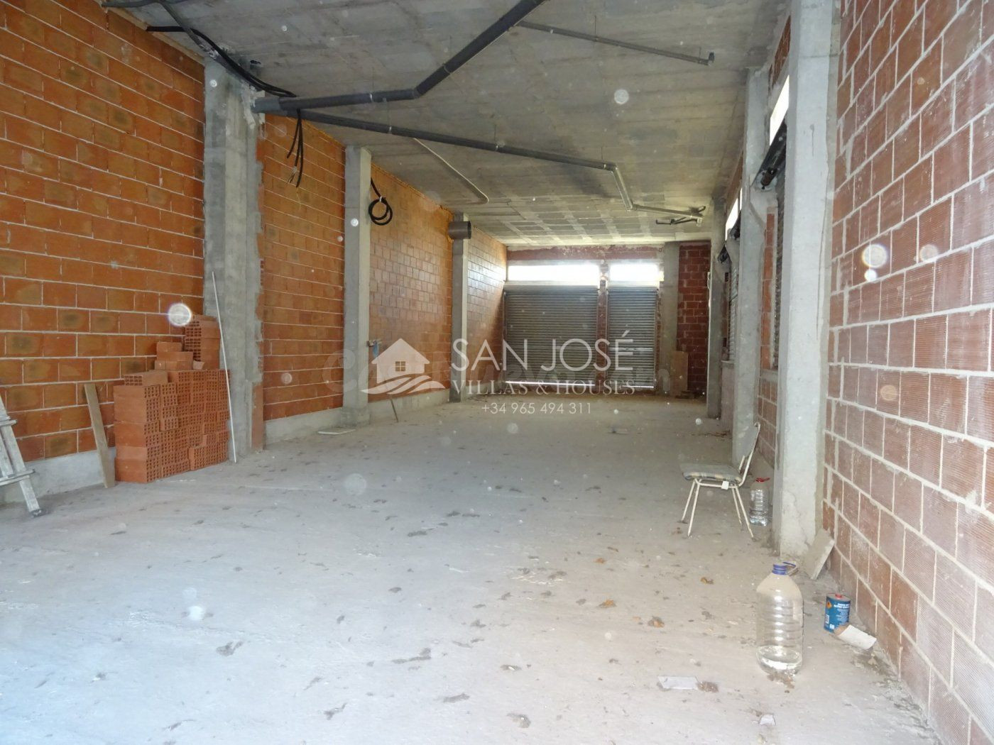 SE VENDE Y ALQUILA LOCAL COMERCIAL PARA REFORMAR CON LAS CON - foto 5