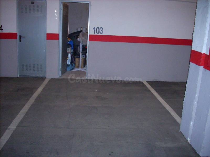 SE VENDE PLAZA DE GARAJE FRENTE HOSPITAL DE ALICANTE , FACIL MANIOBRA