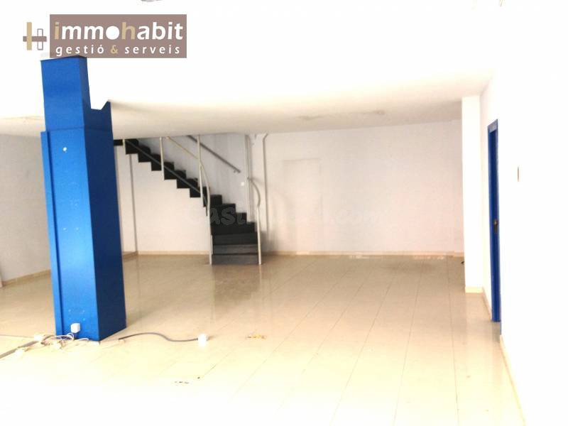 LOCAL EN PARDINYES DE 90 M2 MAS 70 M2 DE ALTILLO