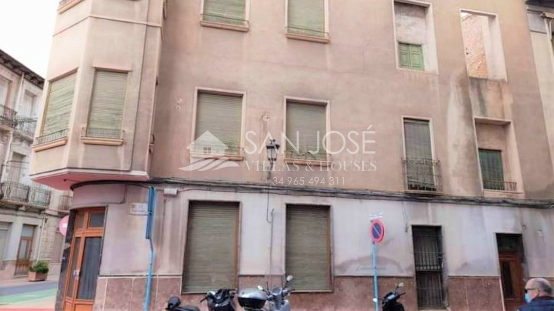 SE VENDE EDIFICIO PARA REFORMAR EN PLENO CENTRO, JUNTO A LA  - foto 2