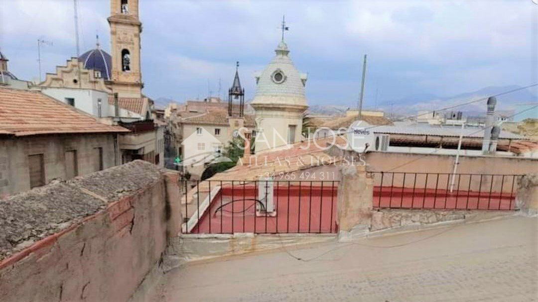SE VENDE EDIFICIO PARA REFORMAR EN PLENO CENTRO, JUNTO A LA  - foto 3