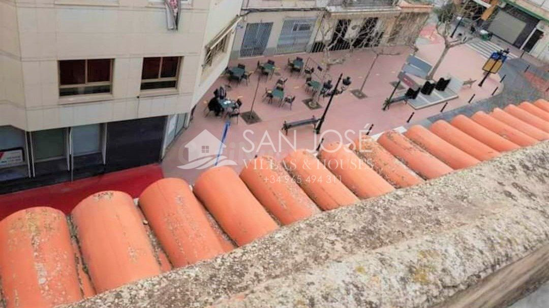 SE VENDE EDIFICIO PARA REFORMAR EN PLENO CENTRO, JUNTO A LA  - foto 4