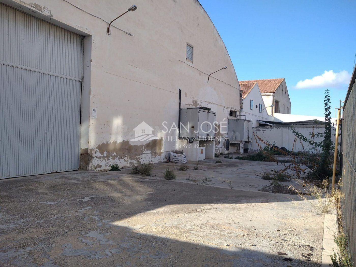 VENTA DE NAVE EN TORRELLANO