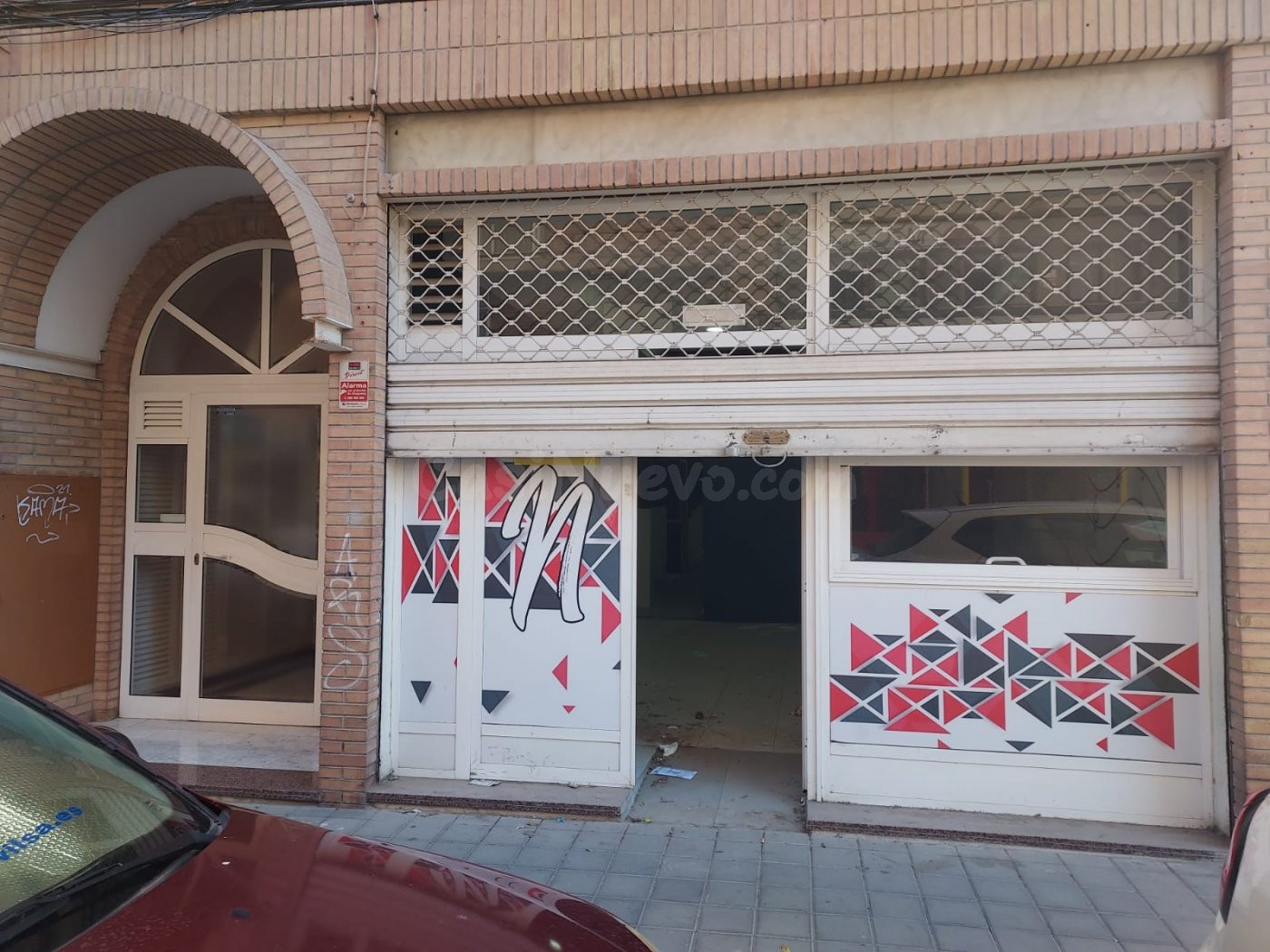 SE VENDE LOCAL EN MUY BUENA ZONA ,A 5 MINUTOS DEL CENTRO REFORMADO