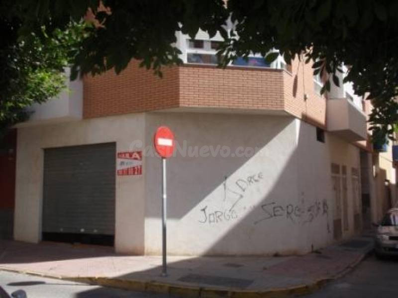 LOCAL DIAFANO PARA ALQUILER Y COMPRA CERCA DEL PABELLON DE DEPORTES