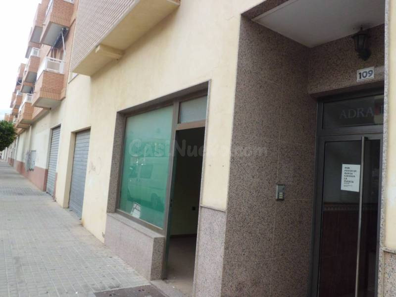 Local comercial nuevo en venta en El Ejido – 202 m² con fachada y acceso independiente
