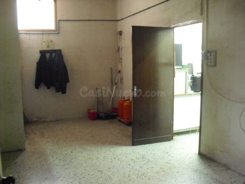 LOCAL COMERCIAL EN VENTA ZONA CTRA SANTPEDOR DE MANRESA